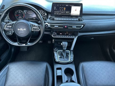 Certified 2022 Kia Seltos SX w/ Sunroof Package AWD/4WD image 16
