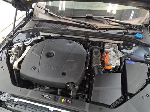 Used 2021 Volvo S60 T8 R-Design Expression image 7