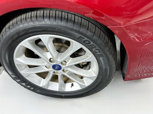 Used 2019 Ford Fusion SE image 11