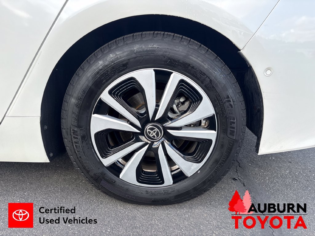 Certified 2017 Toyota Prius Prime Advanced w/ Carpet Mat Package FWD image 24