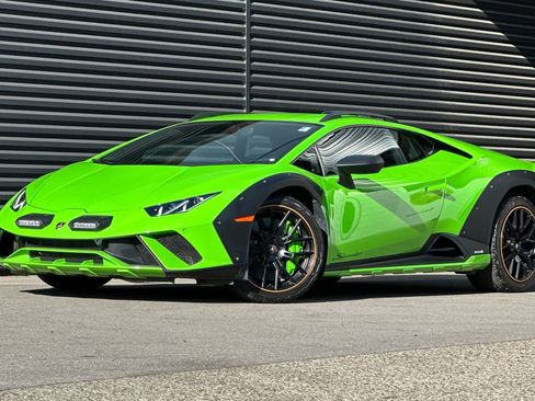 Used 2024 Lamborghini Huracan Sterrato image 1