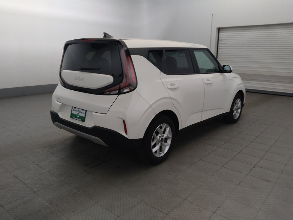 Used 2025 Kia Soul S FWD image 9