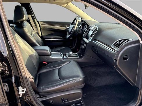 Used 2016 Chrysler 300 Limited w/ 300 Premium Group image 9