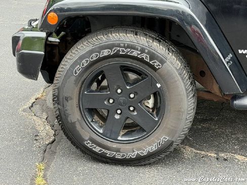 Used 2007 Jeep Wrangler Unlimited X w/ Dual Top Group RWD image 38