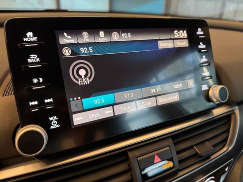 Used 2018 Honda Accord EX image 13