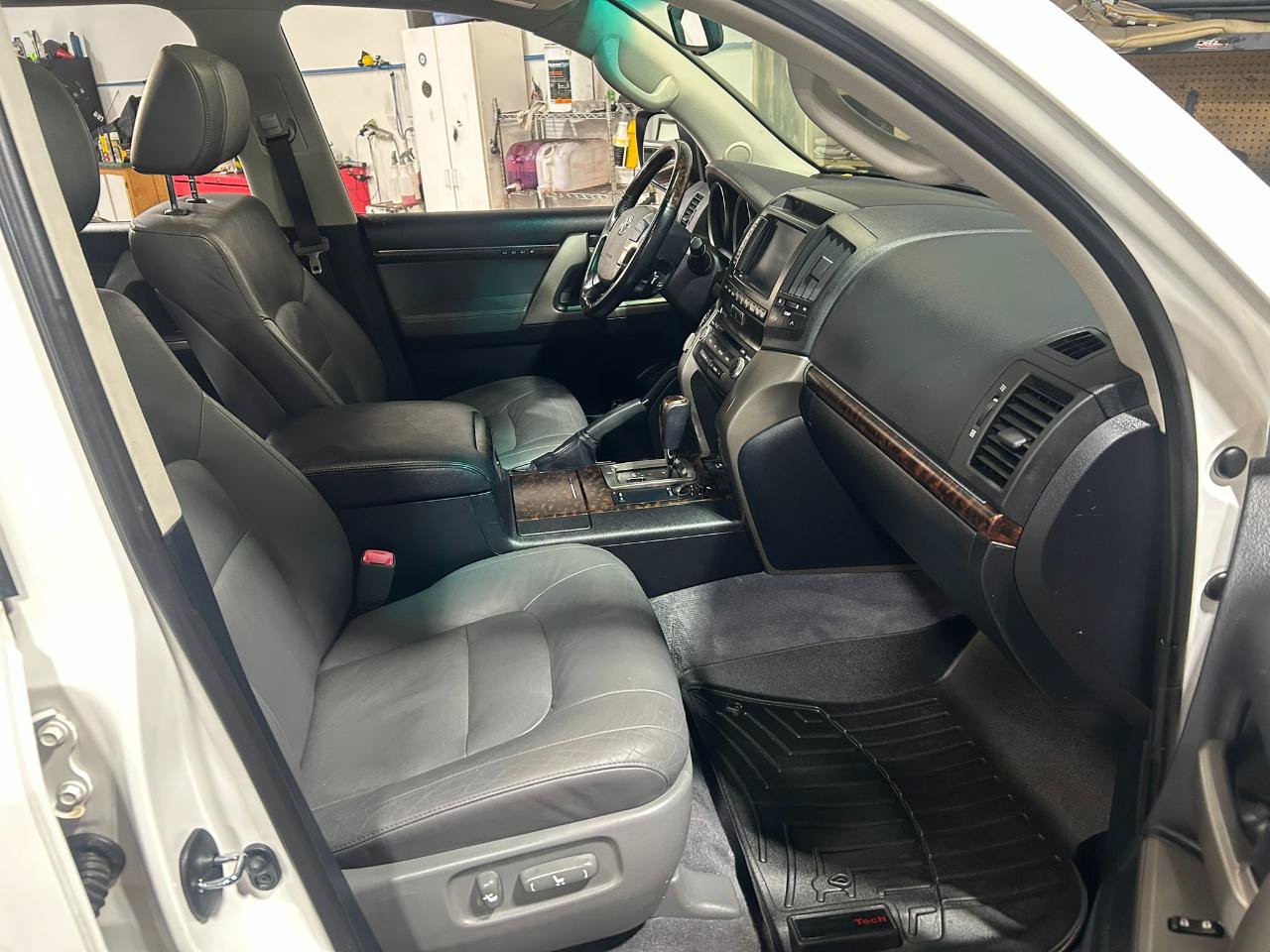 Used 2009 Toyota Land Cruiser w/ Upgrade Pkg AWD/4WD image 20