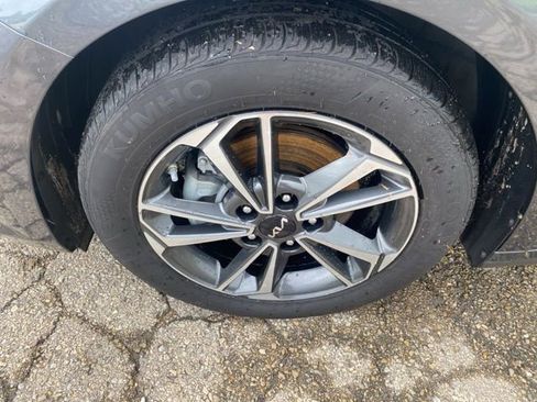 Used 2024 Kia Forte LXS image 10