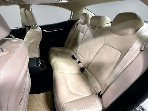 Used 2019 Maserati Ghibli RWD image 21