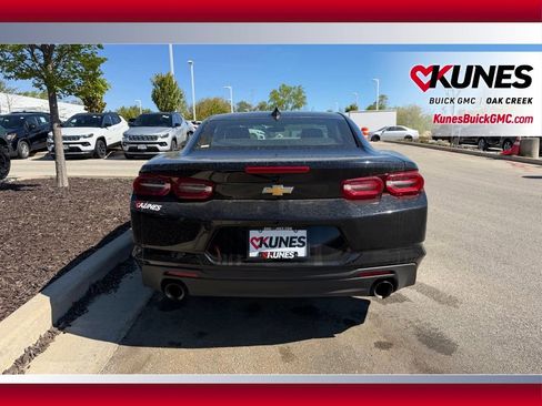 Used 2023 Chevrolet Camaro LT RWD image 5
