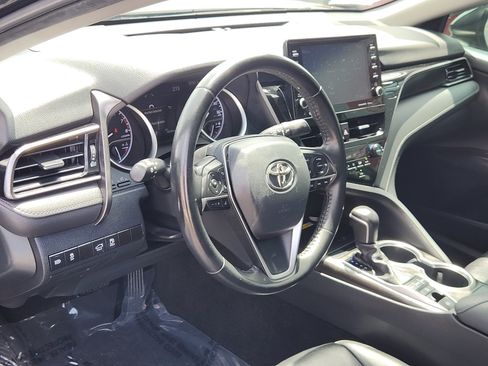 Certified 2022 Toyota Camry XLE FWD image 11