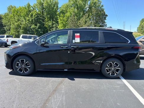 New 2026 Toyota Sienna Platinum AWD/4WD image 6