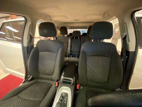 Used 2019 Dodge Journey SE image 27