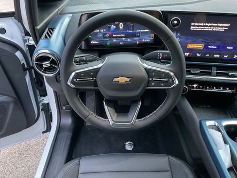 New 2026 Chevrolet Equinox EV LT image 15