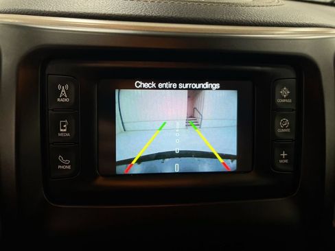 Used 2018 Jeep Cherokee Latitude w/ Cold Weather Group AWD/4WD image 15