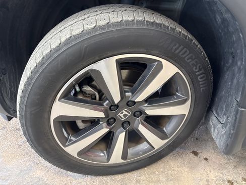 Used 2024 Honda Pilot Touring image 4