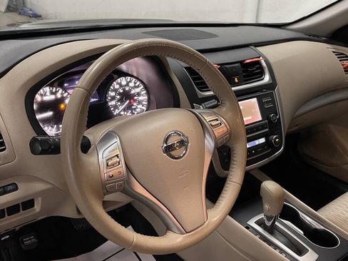 Used 2017 Nissan Altima 2.5 SV FWD image 9