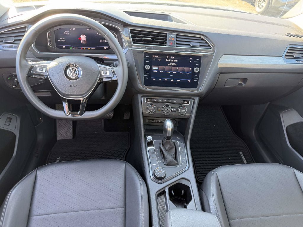 Used 2020 Volkswagen Tiguan SEL AWD/4WD image 13