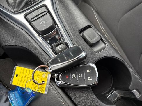 Used 2018 Chevrolet Camaro LT image 30
