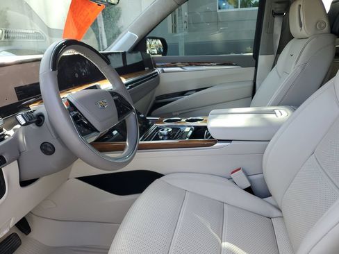 Used 2025 Cadillac Escalade Sport Platinum AWD/4WD image 24