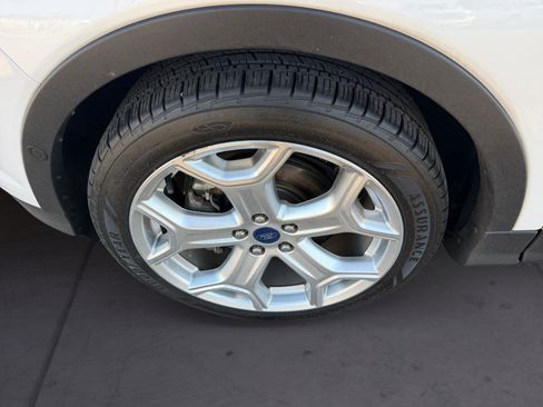 Used 2018 Ford Escape Titanium w/ Ford Safe & Smart Package image 14