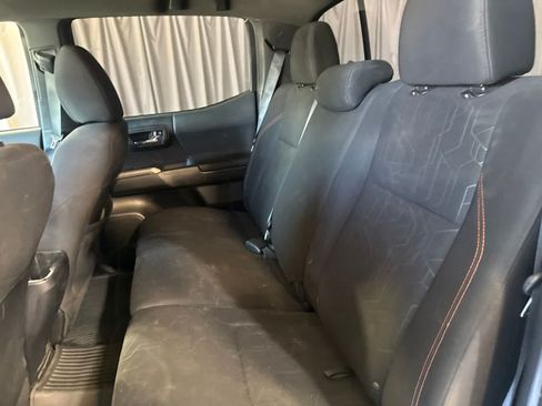 Used 2016 Toyota Tacoma TRD Sport w/ Towing Package RWD image 16