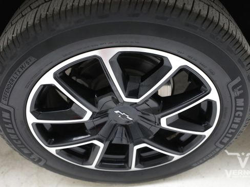 Used 2022 Chevrolet Tahoe RST w/ Luxury Package RWD image 33