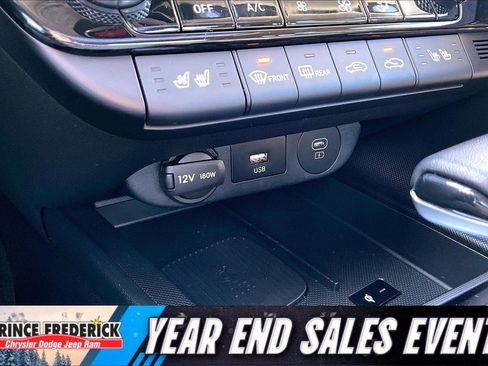 Used 2025 Hyundai Elantra Limited image 30