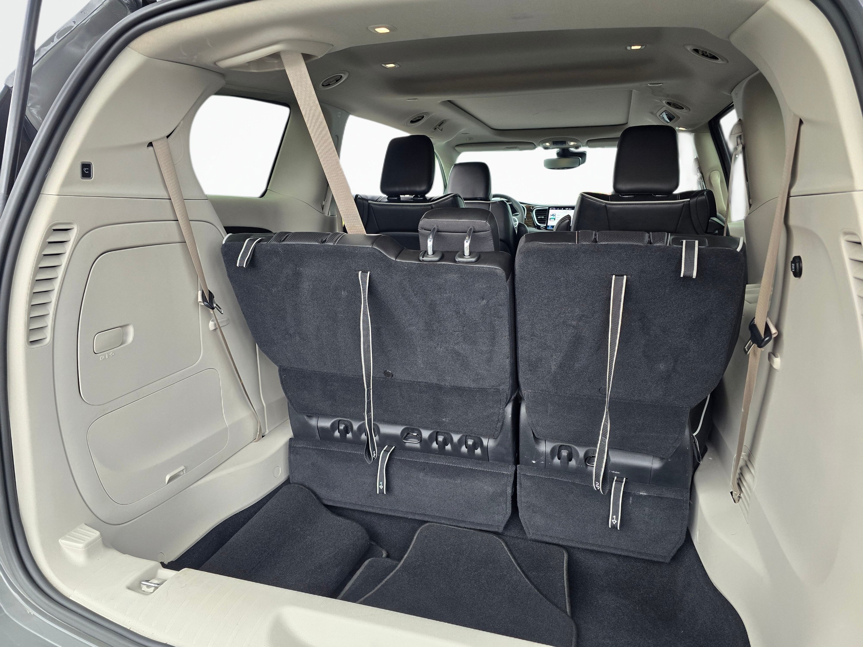 Used 2022 Chrysler Pacifica Limited FWD image 19