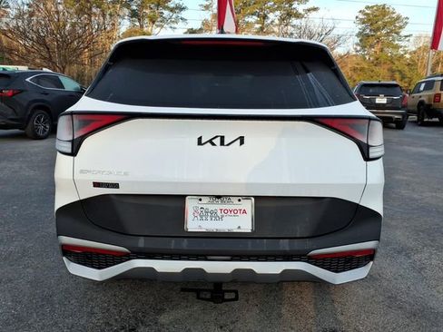Used 2023 Kia Sportage EX image 2