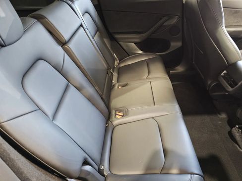 Used 2024 Tesla Model Y 2WD image 9
