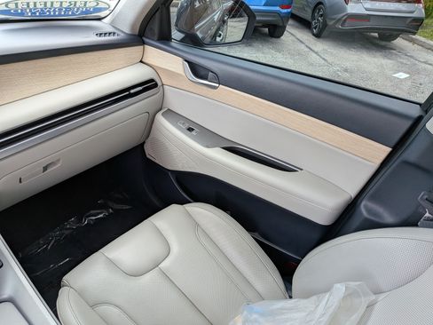 Used 2023 Hyundai Palisade Limited FWD image 21