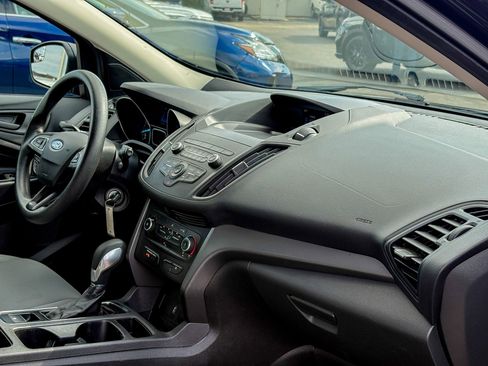 Used 2019 Ford Escape S image 25