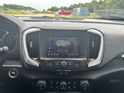 Used 2023 GMC Terrain SLE w/ Driver Convenience Package FWD image 16