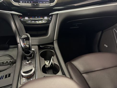 Used 2020 Cadillac XT6 Premium Luxury image 32