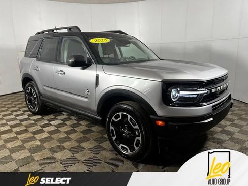 Used 2023 Ford Bronco Sport Outer Banks w/ Tech Package AWD/4WD image 2