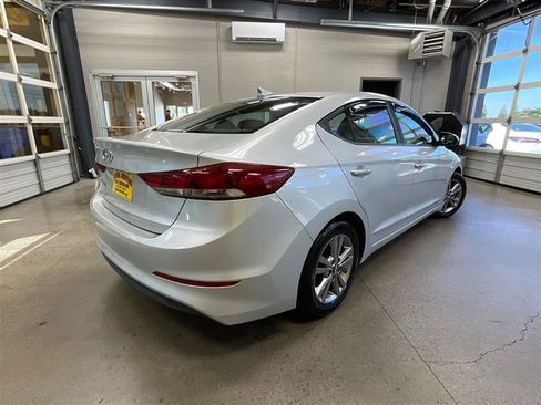 Used 2018 Hyundai Elantra Value Edition w/ Cargo Package FWD image 5
