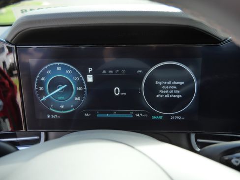 Used 2025 Hyundai Elantra SEL FWD image 21