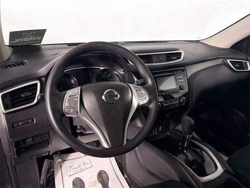 Used 2016 Nissan Rogue S image 9