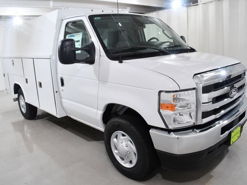 New 2026 Ford E-350 and Econoline 350 Super Duty w/ Power Equipment Group image 5