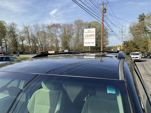 Used 2013 Toyota Highlander Plus AWD/4WD image 9