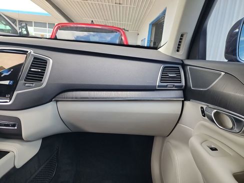 Used 2020 Volvo XC90 T5 Momentum w/ Protection Package Premier FWD image 34