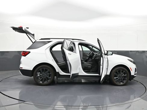 Certified 2024 Chevrolet Equinox RS AWD/4WD image 39