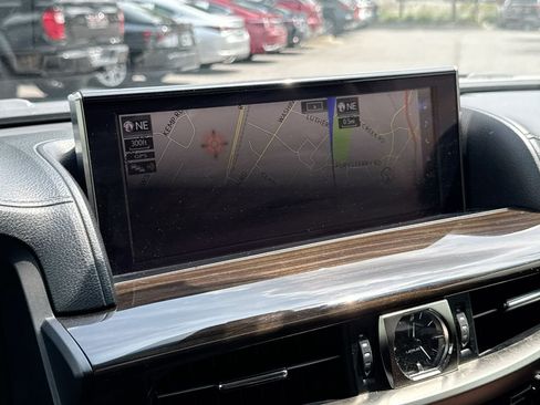 Used 2017 Lexus LX 570 4WD w/ Luxury Package image 26