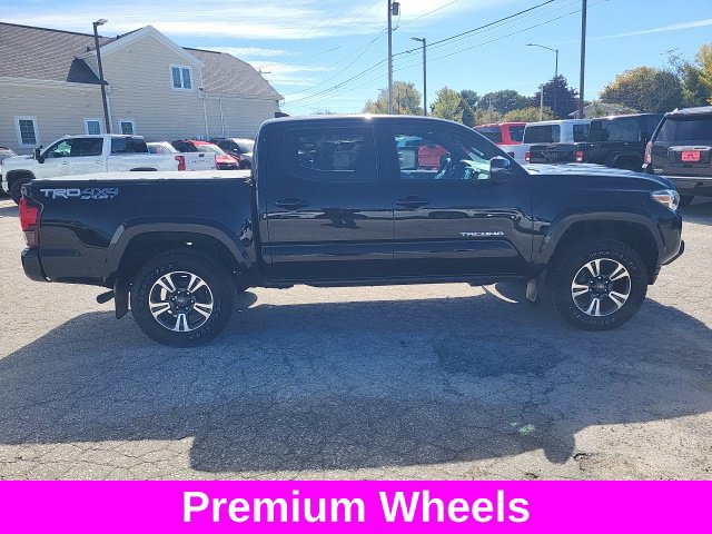 Used 2019 Toyota Tacoma TRD Sport AWD/4WD image 21