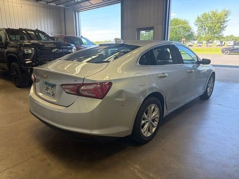 Used 2019 Chevrolet Malibu LT FWD image 12