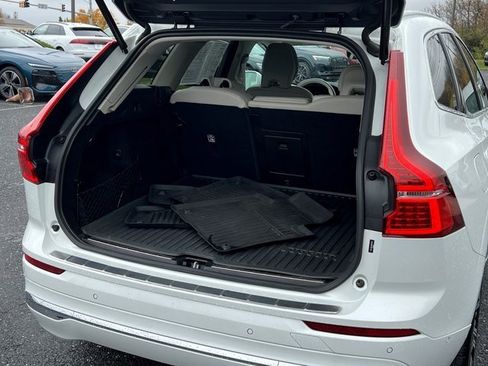 Certified 2022 Volvo XC60 B5 Inscription w/ Advanced Package image 17