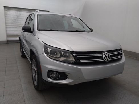 Used 2017 Volkswagen Tiguan Sport FWD image 13