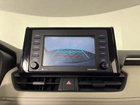 Used 2021 Toyota RAV4 XLE w/ Convenience Package FWD image 21