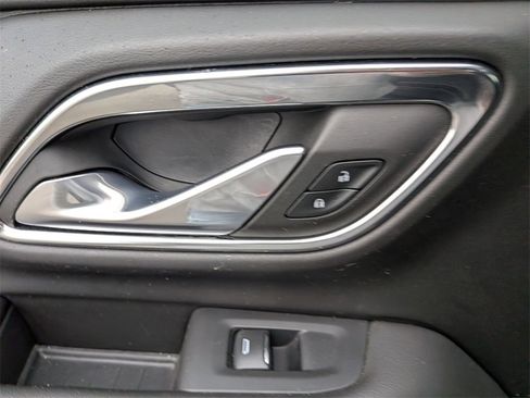 Used 2023 Chevrolet Suburban Premier image 26