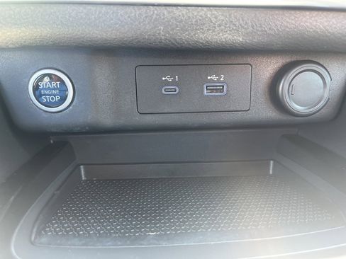 Used 2023 Nissan Rogue S image 18